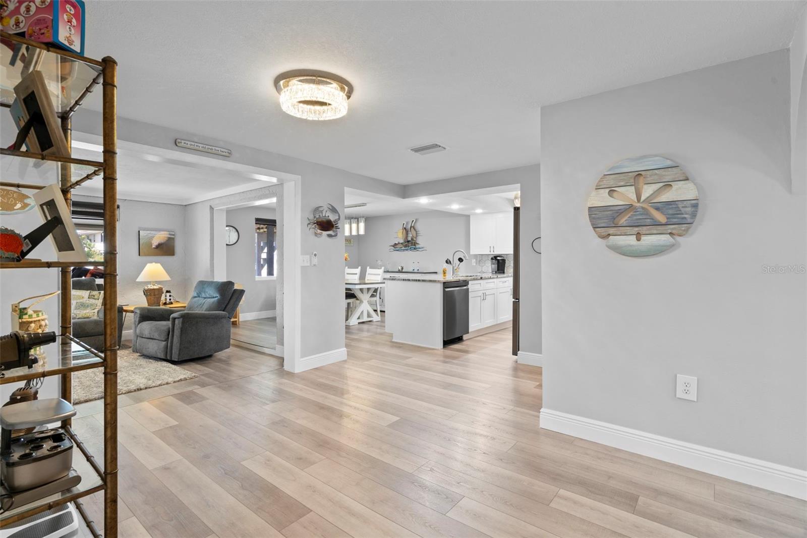 Image 23 of 75 For 15627 Donzi Drive