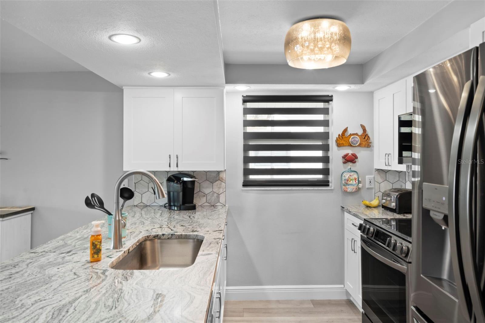 Image 28 of 75 For 15627 Donzi Drive