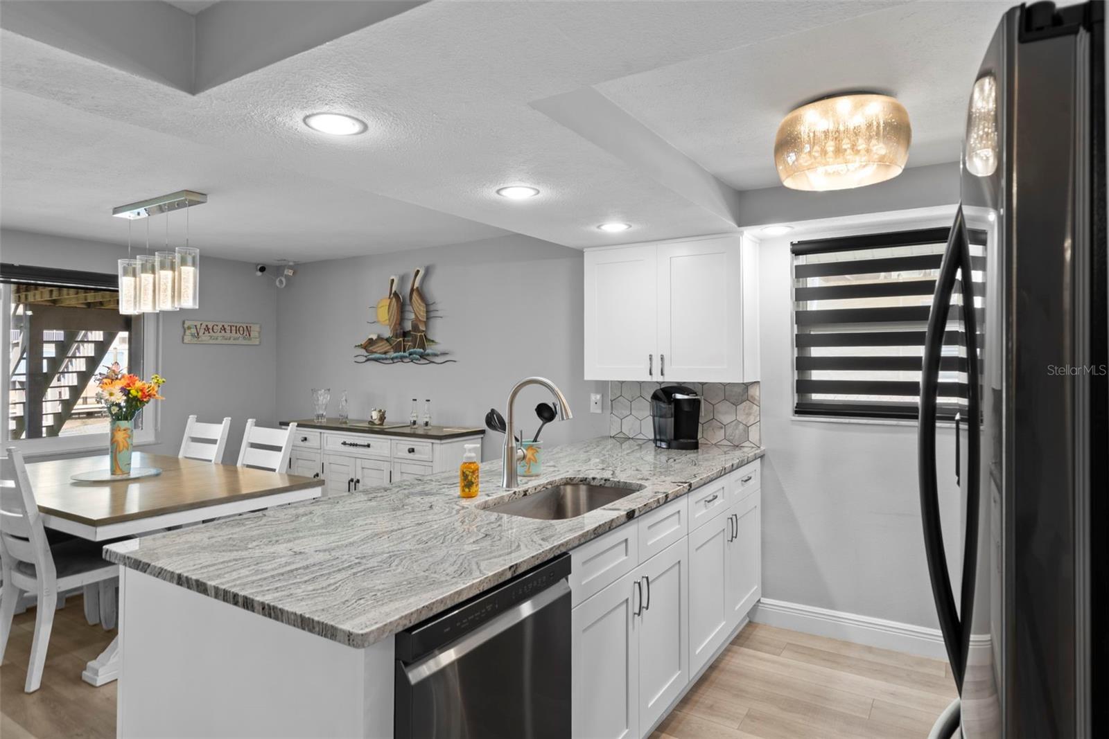 Image 29 of 75 For 15627 Donzi Drive