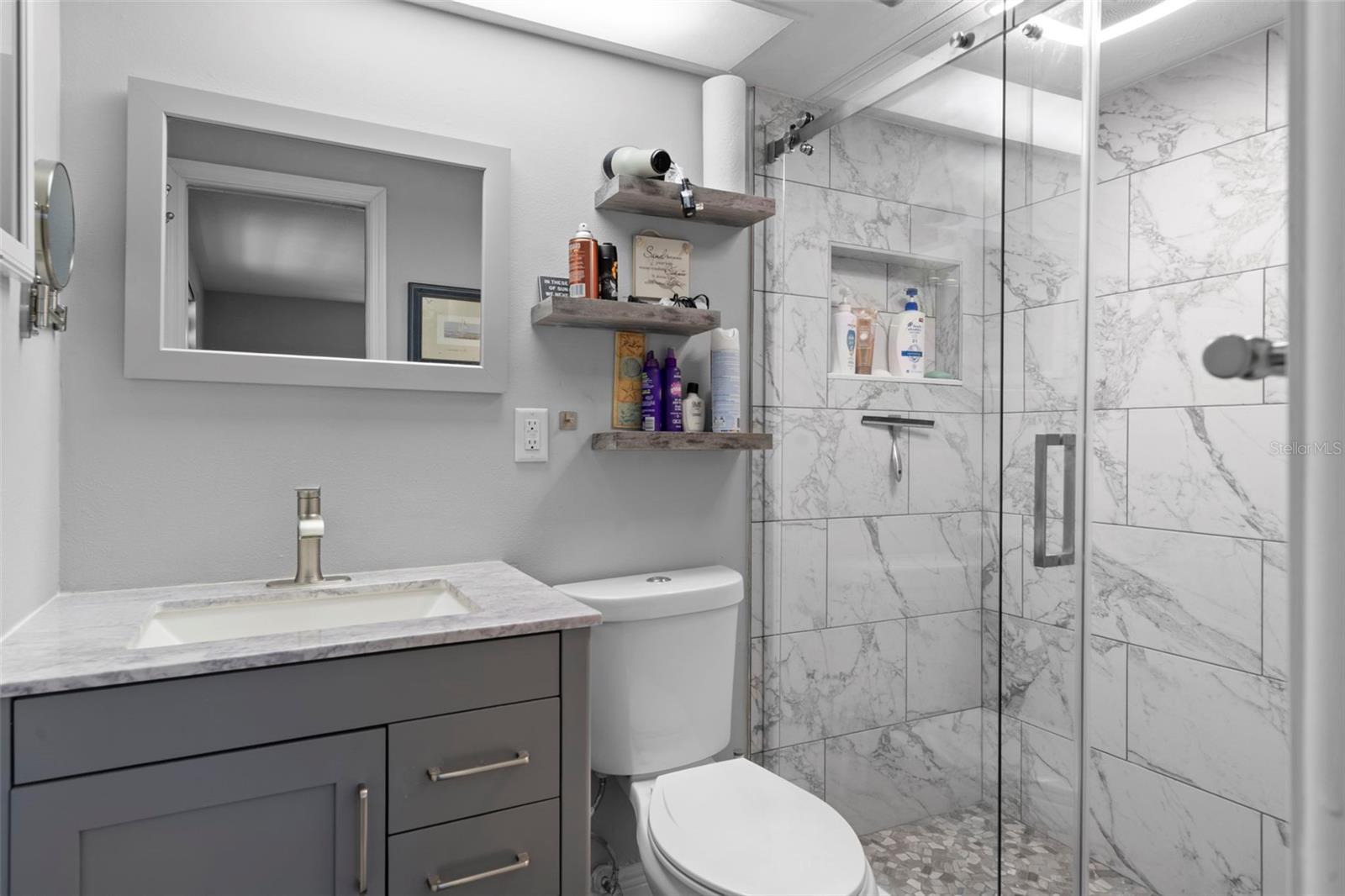 Image 35 of 75 For 15627 Donzi Drive