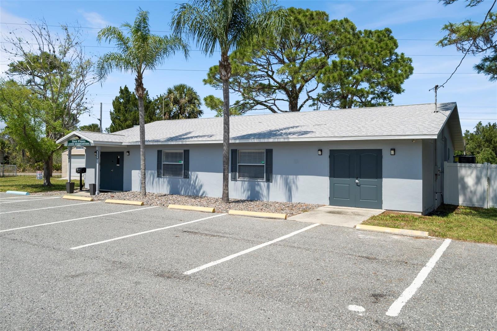 Image 64 of 75 For 15627 Donzi Drive