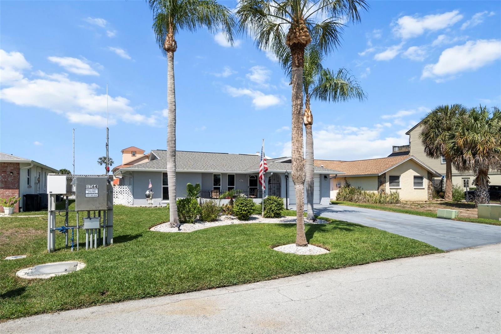 Image 7 of 75 For 15627 Donzi Drive