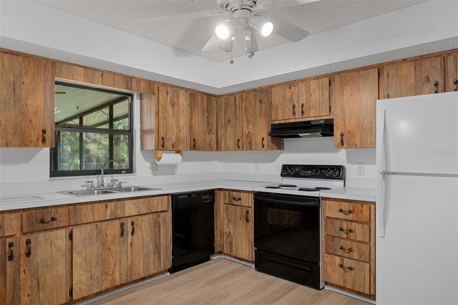 Image 15 of 37 For 7095 Greenwood Lane