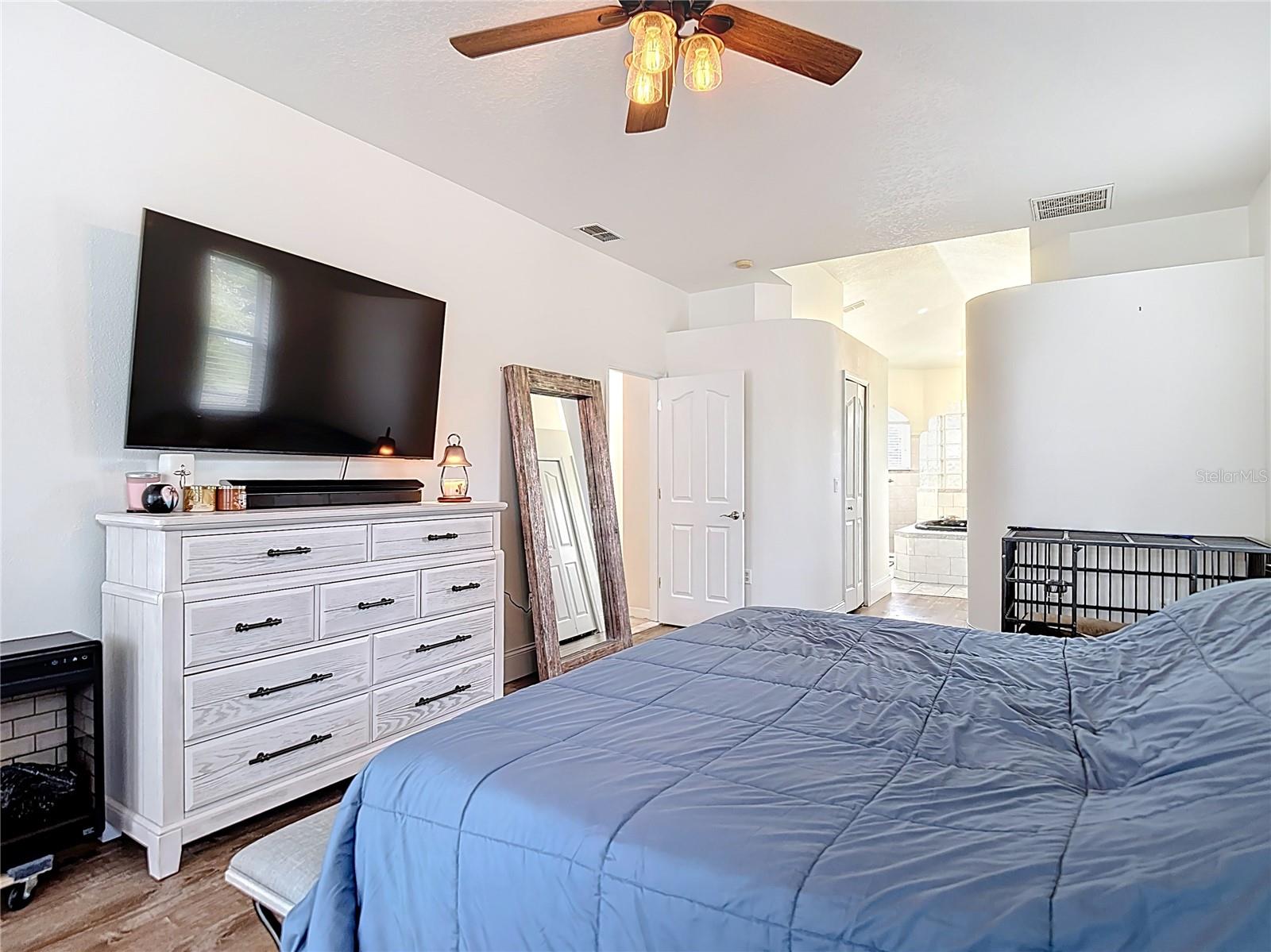 Image 33 of 100 For 18520 Oak Way Drive