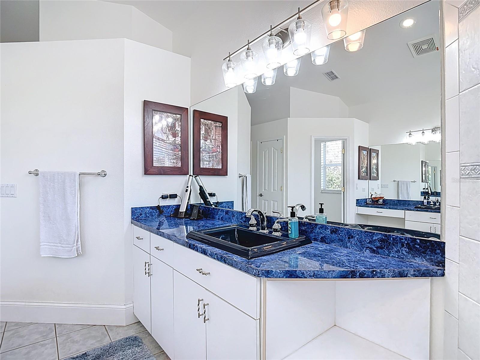 Image 39 of 100 For 18520 Oak Way Drive