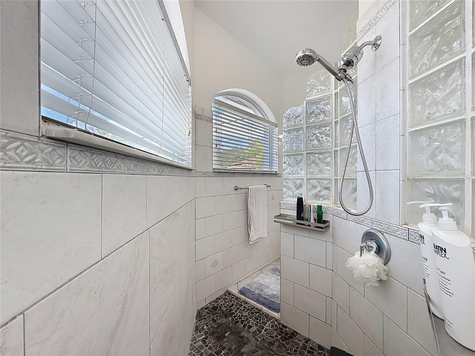 Image 43 of 100 For 18520 Oak Way Drive