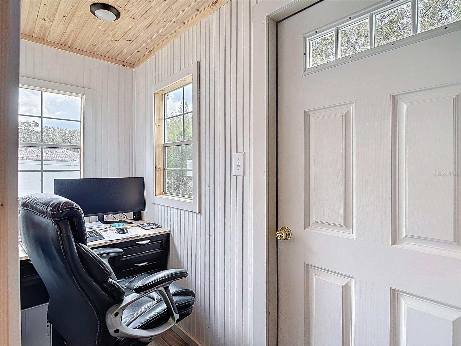 Image 76 of 100 For 18520 Oak Way Drive