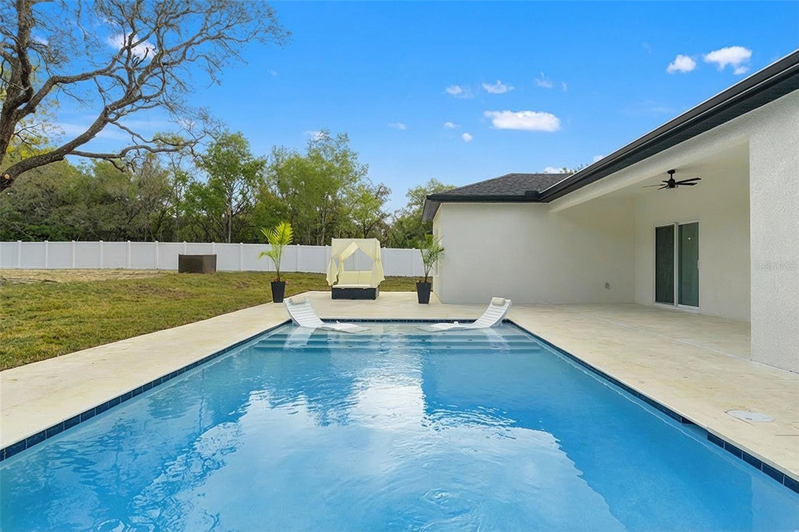 Image 11 of 59 For 14905 Peace Boulevard