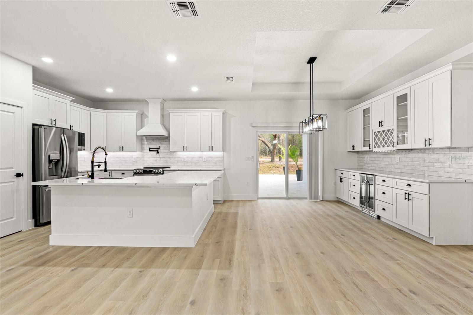 Image 22 of 59 For 14905 Peace Boulevard