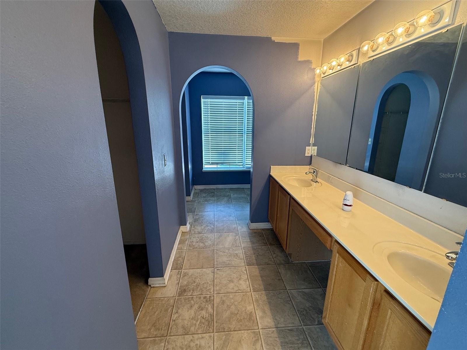 Image 9 of 19 For 708 Brenton Leaf Drive