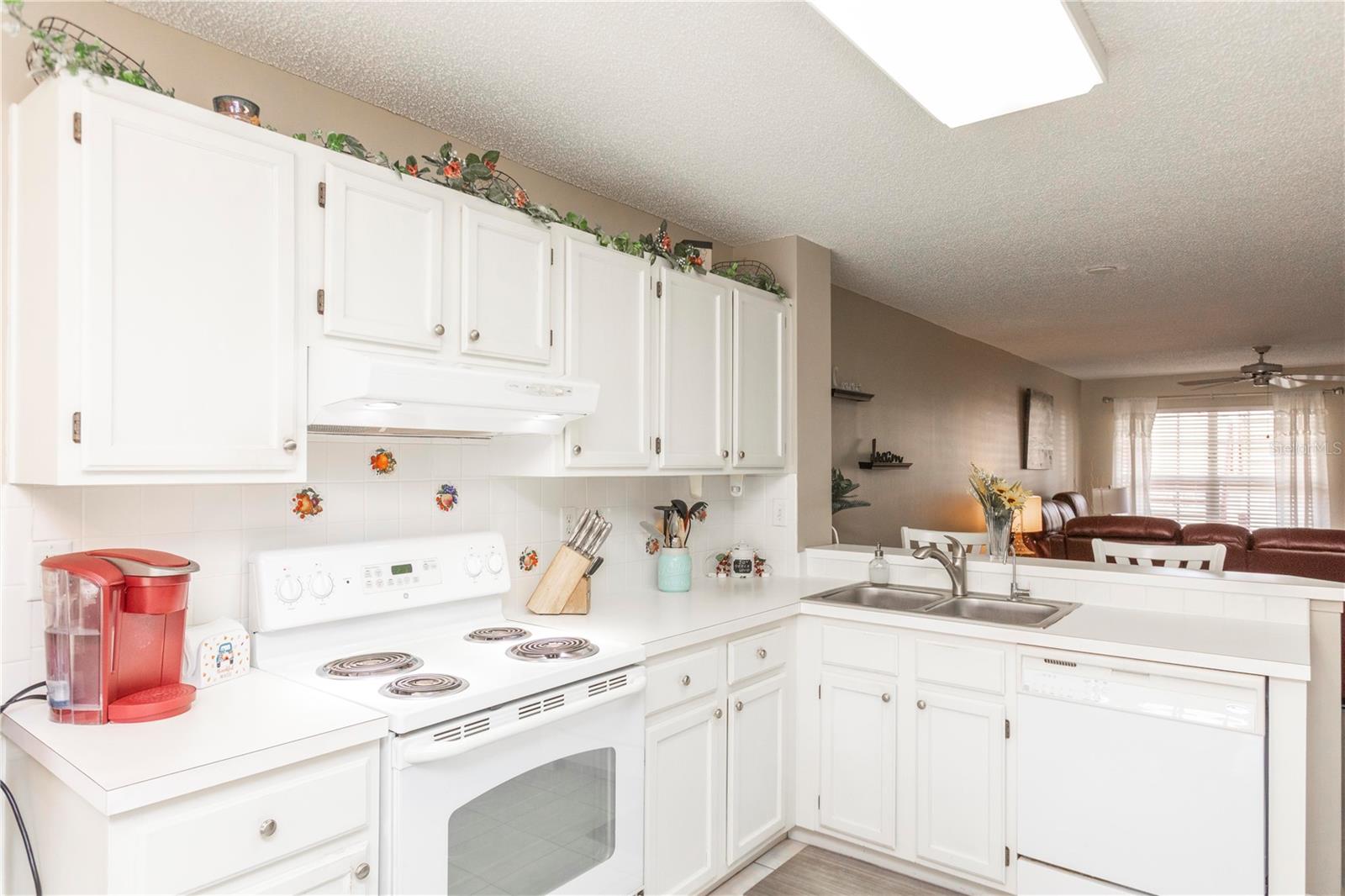 Image 19 of 46 For 4575 Whitton Way 1126