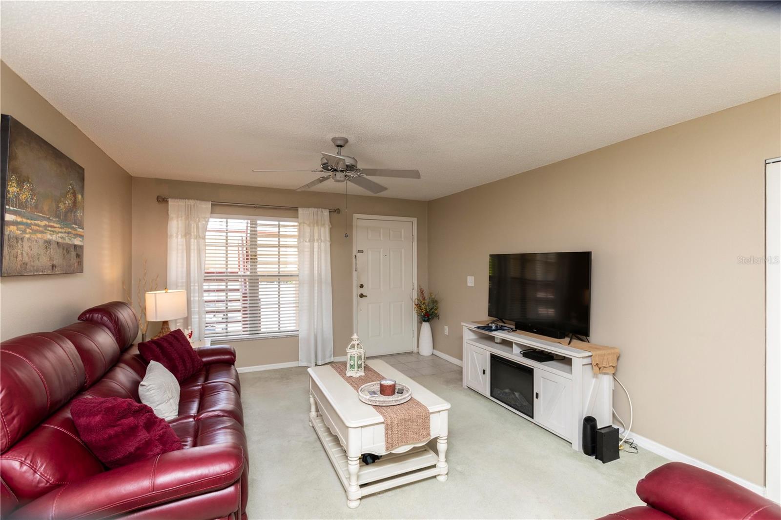 Image 3 of 46 For 4575 Whitton Way 1126