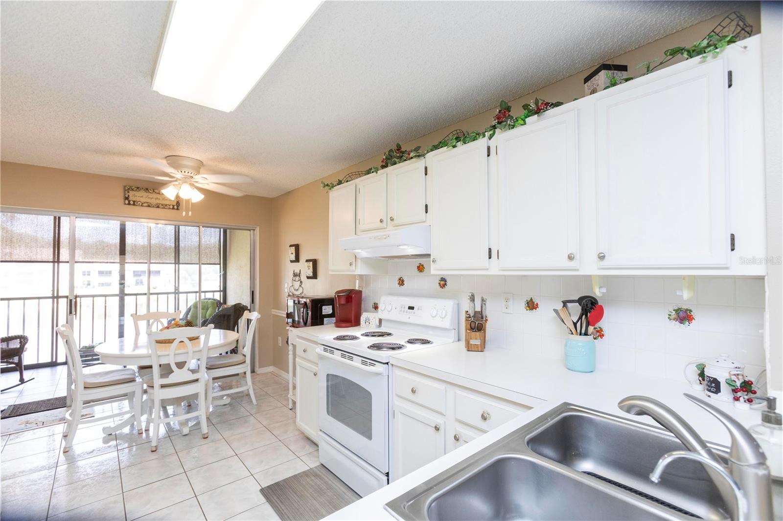 Image 8 of 46 For 4575 Whitton Way 1126