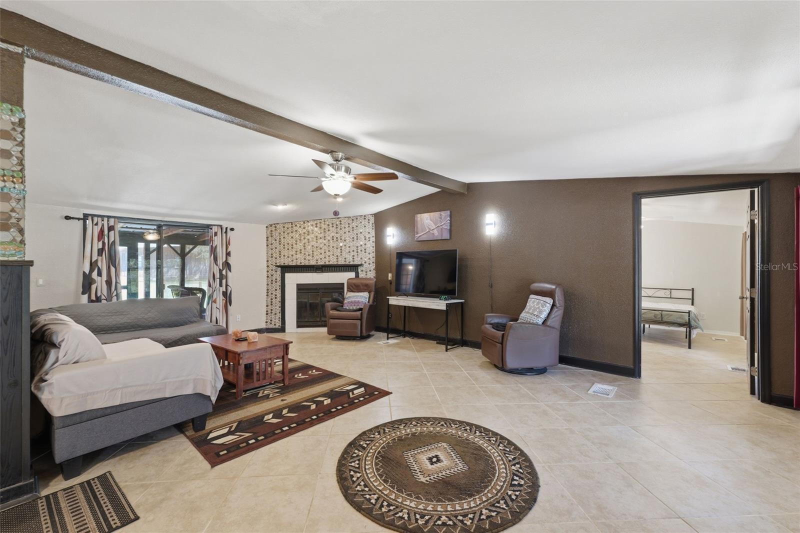 Image 15 of 46 For 515 Covelake Terrace