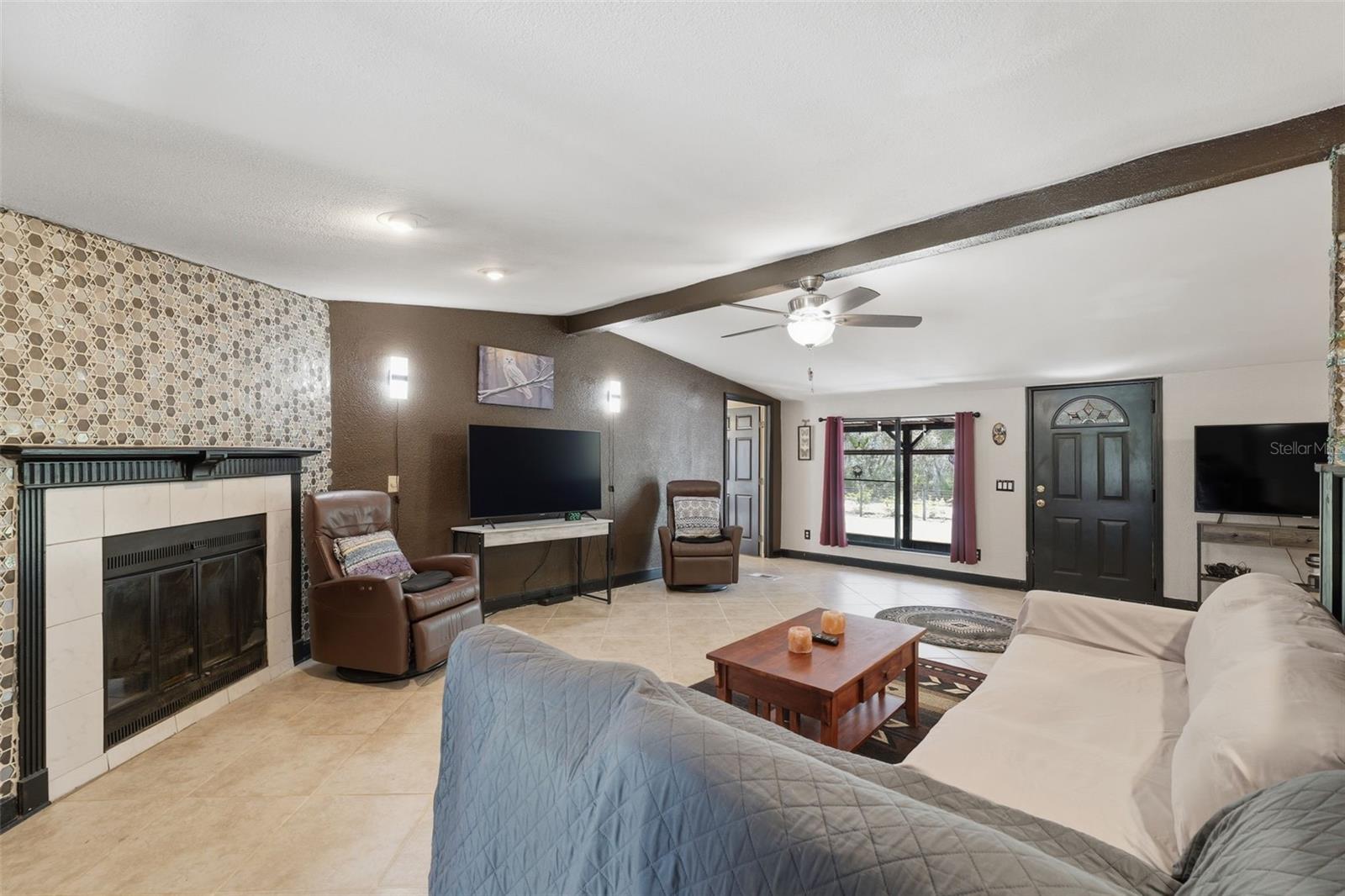 Image 16 of 46 For 515 Covelake Terrace