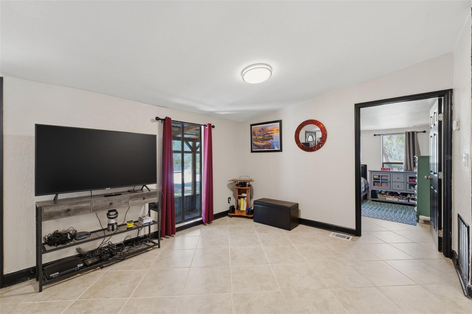 Image 17 of 46 For 515 Covelake Terrace