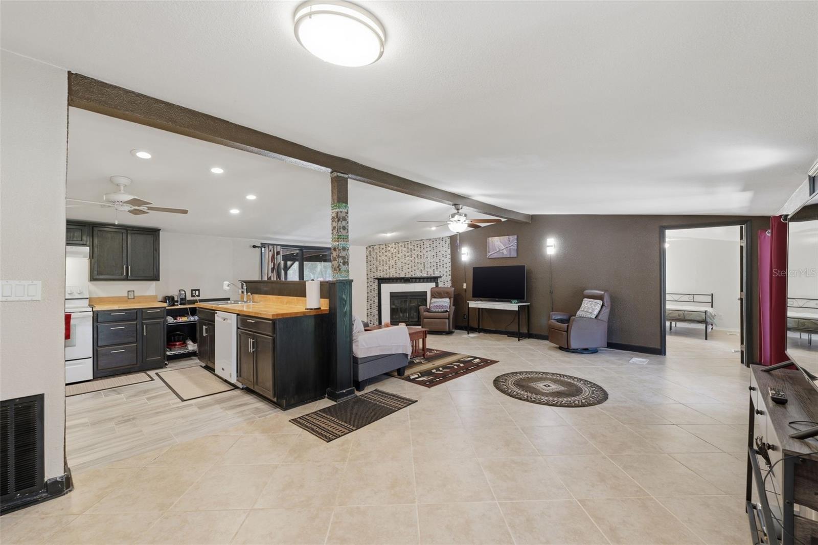 Image 18 of 46 For 515 Covelake Terrace