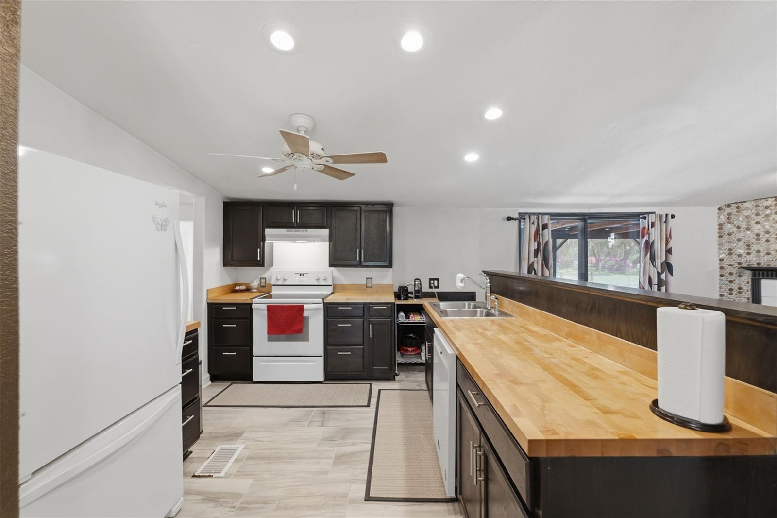 Image 19 of 46 For 515 Covelake Terrace