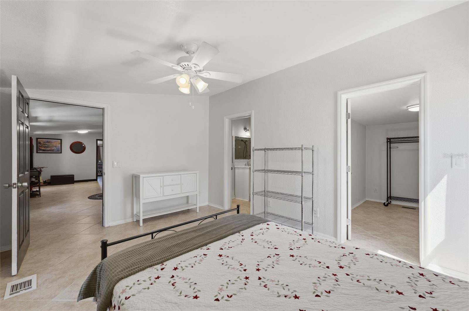 Image 24 of 46 For 515 Covelake Terrace