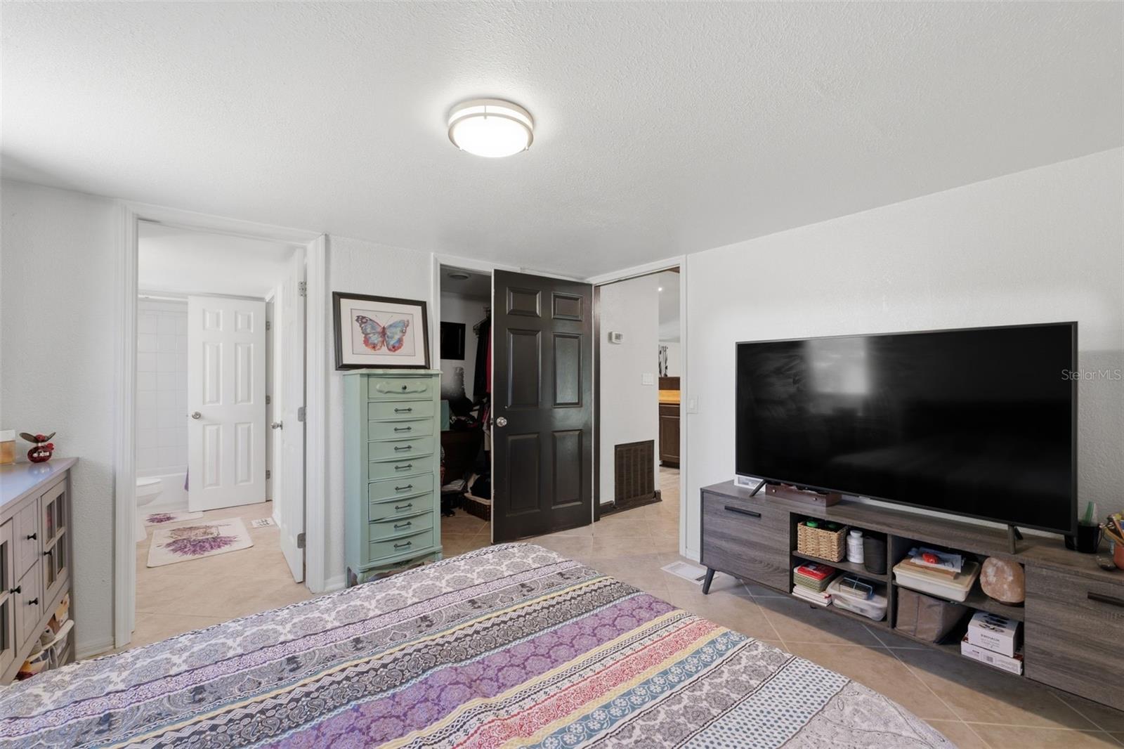 Image 29 of 46 For 515 Covelake Terrace