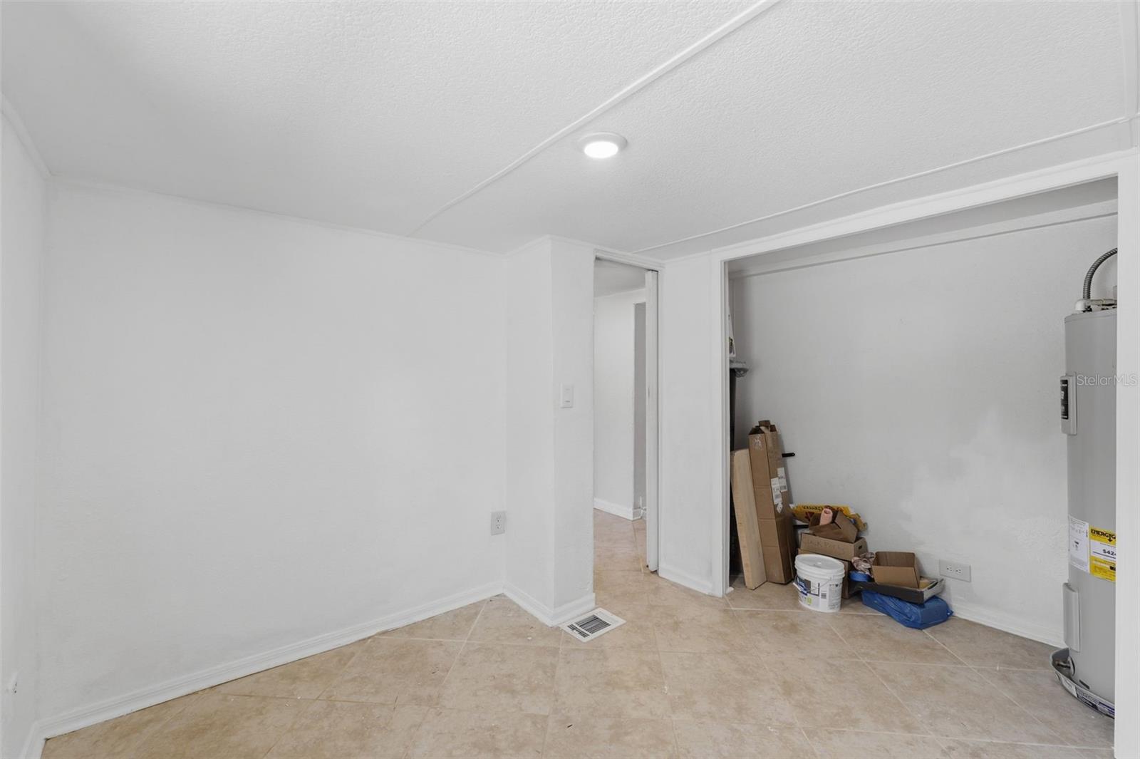 Image 31 of 46 For 515 Covelake Terrace