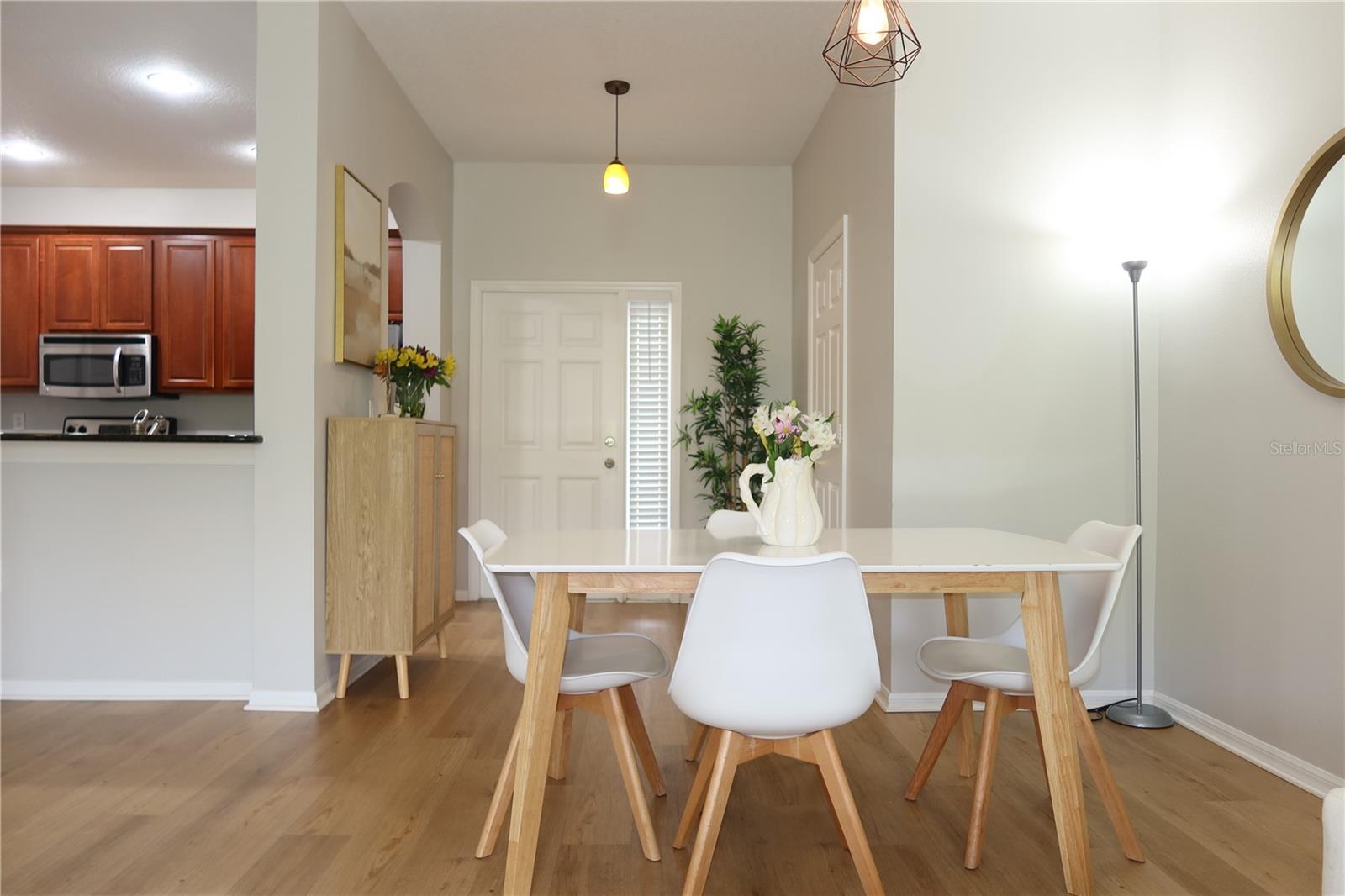 Image 5 of 40 For 8526 Sandpiper Ridge Avenue