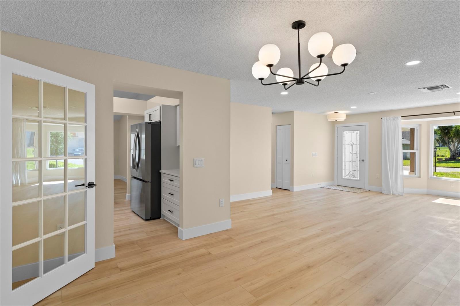 Image 12 of 87 For 8143 Laurel Green Drive