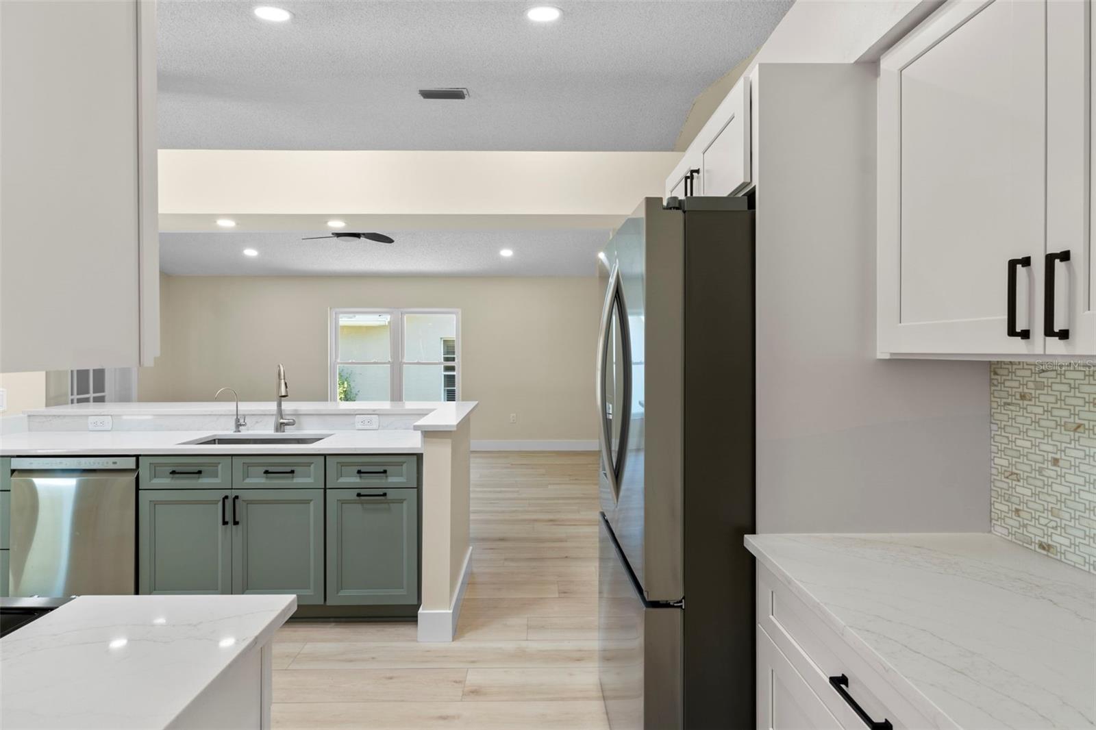 Image 14 of 87 For 8143 Laurel Green Drive