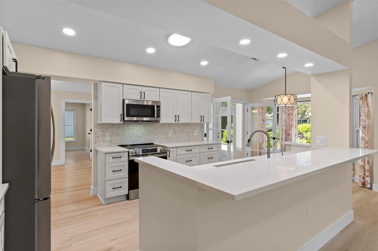 Image 17 of 87 For 8143 Laurel Green Drive