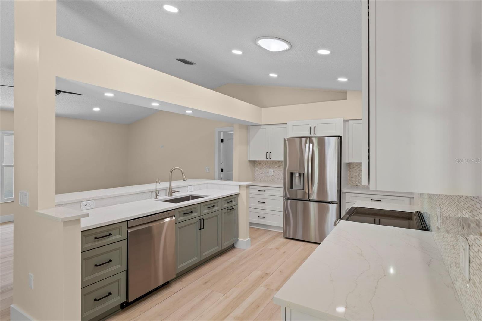 Image 19 of 87 For 8143 Laurel Green Drive