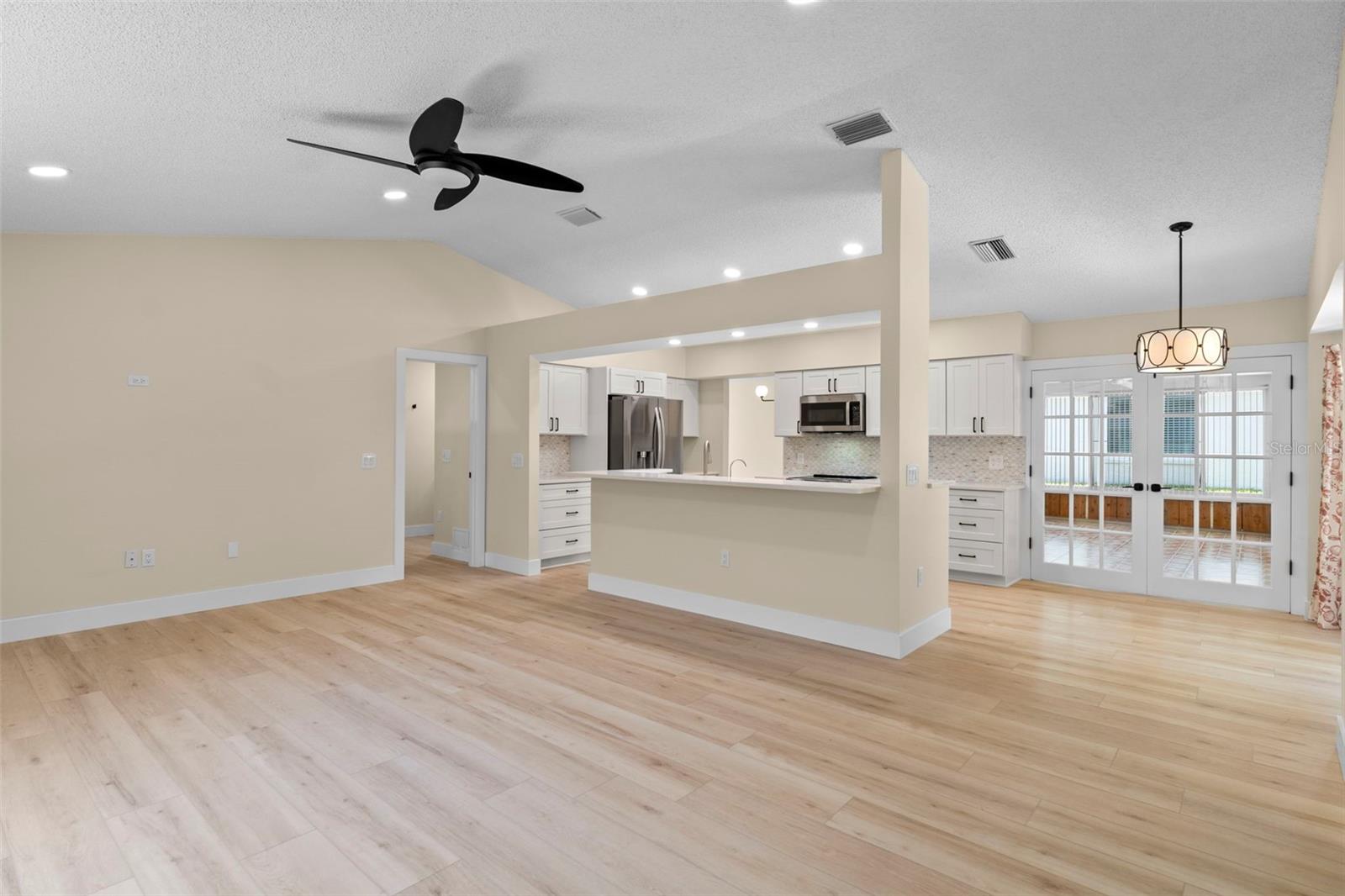 Image 24 of 87 For 8143 Laurel Green Drive