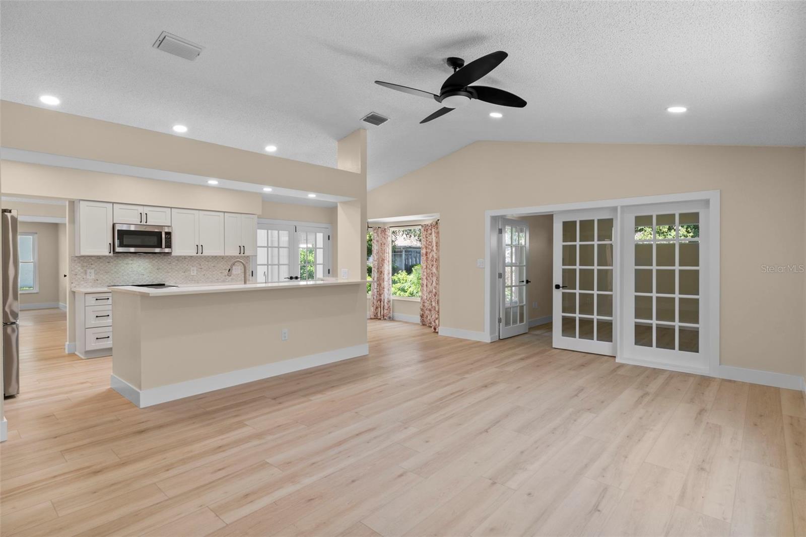 Image 25 of 87 For 8143 Laurel Green Drive