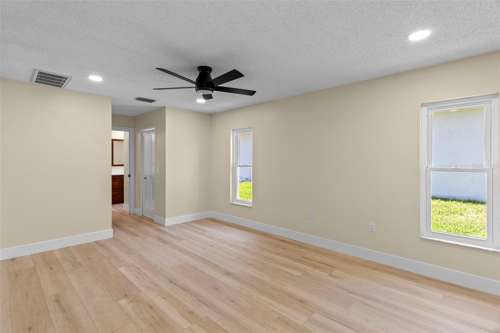 Image 29 of 87 For 8143 Laurel Green Drive