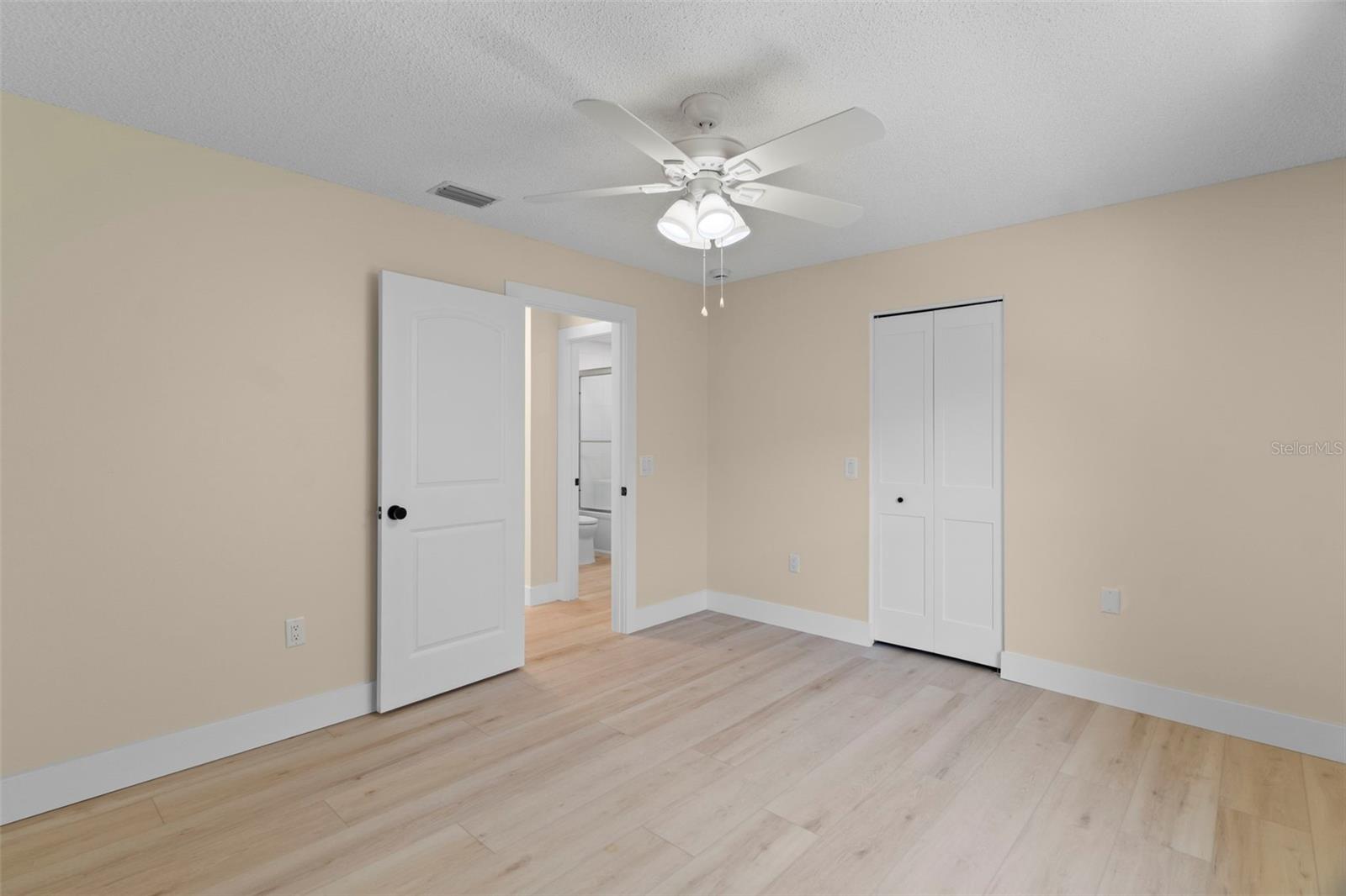 Image 42 of 87 For 8143 Laurel Green Drive