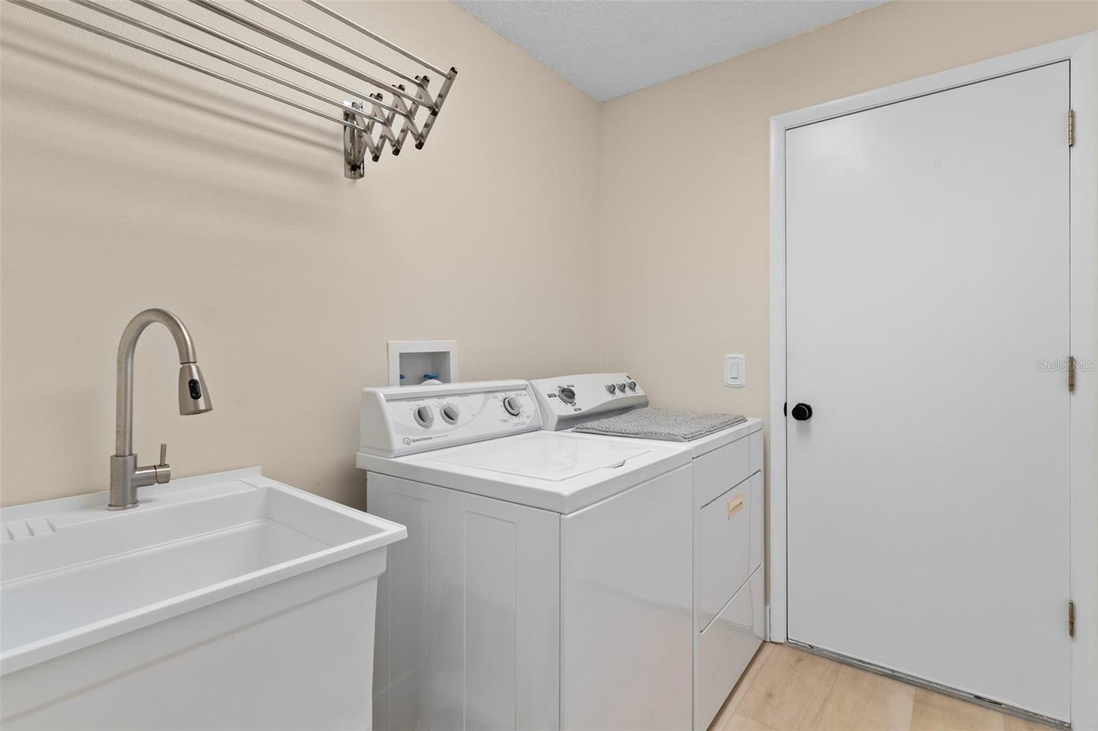 Image 43 of 87 For 8143 Laurel Green Drive