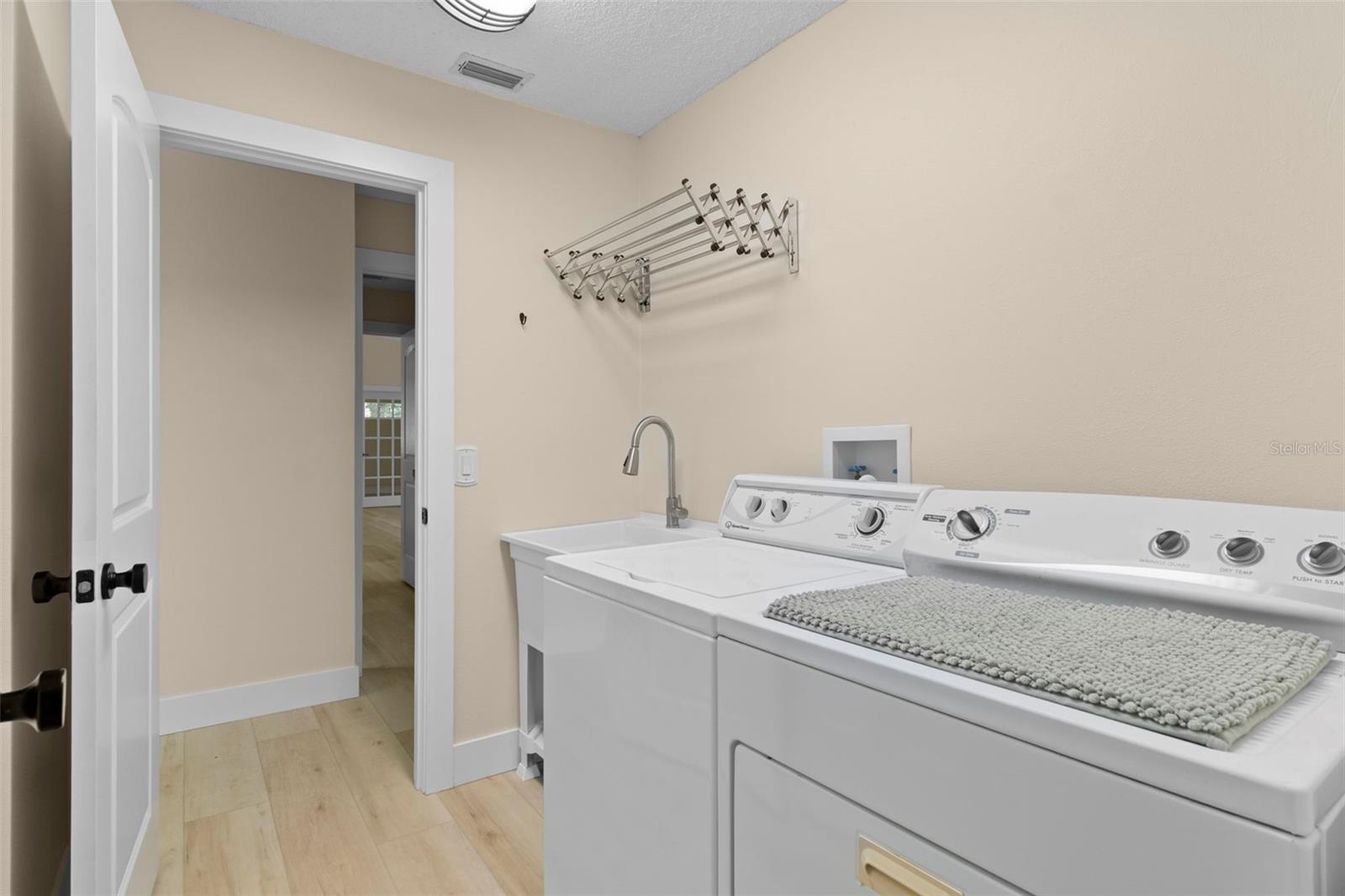 Image 46 of 87 For 8143 Laurel Green Drive