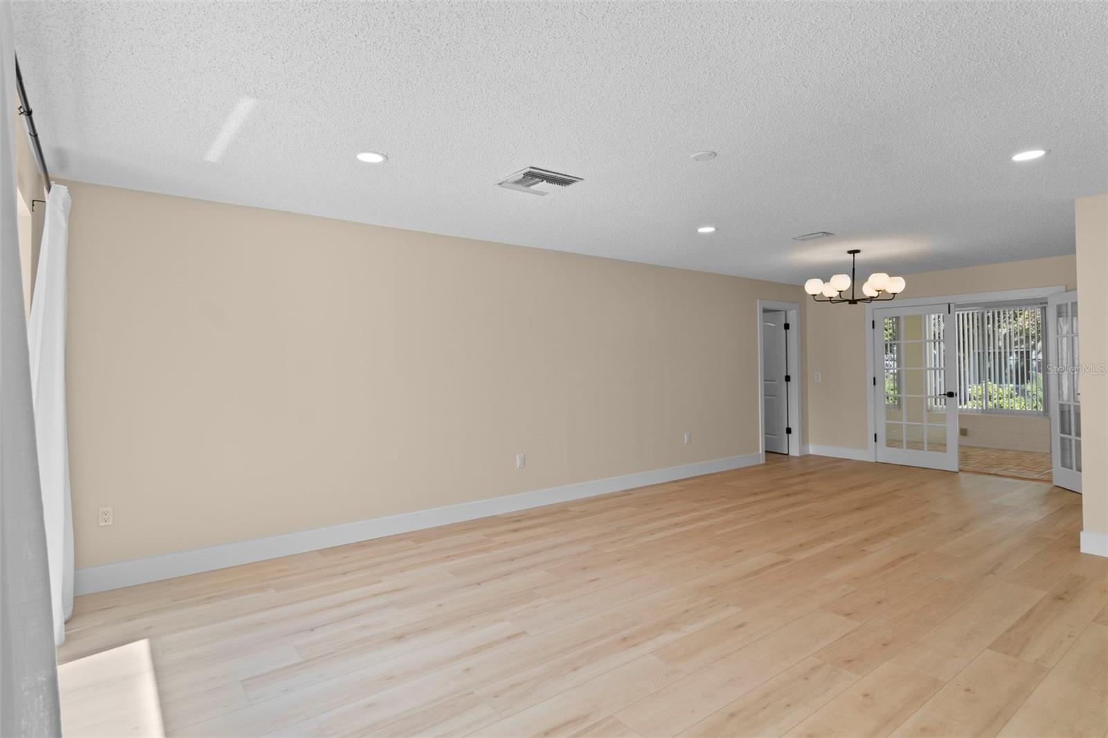 Image 7 of 87 For 8143 Laurel Green Drive