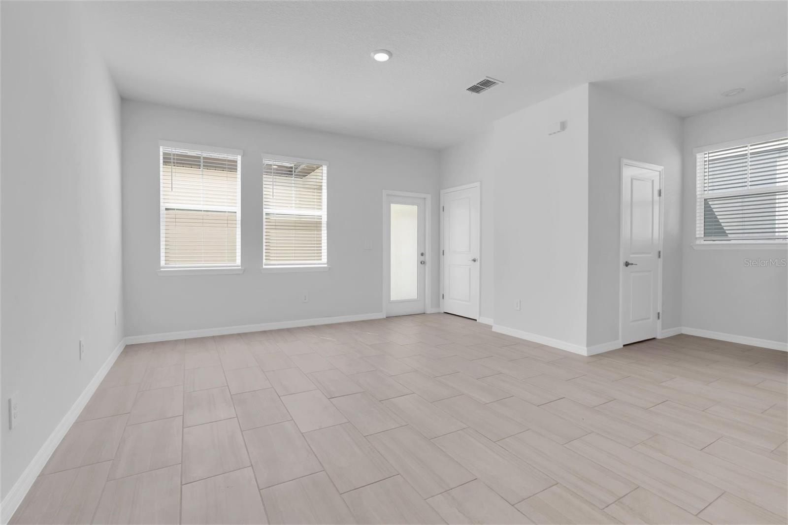 Image 5 of 43 For 10881 Molasses Way