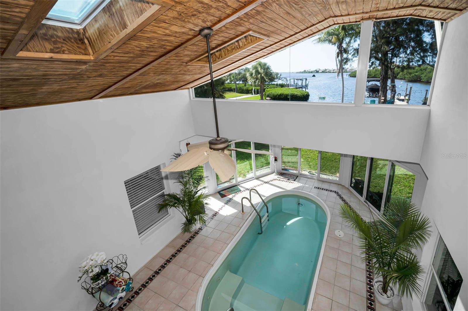 Image 4 of 100 For 1626 Sea Breeze Drive