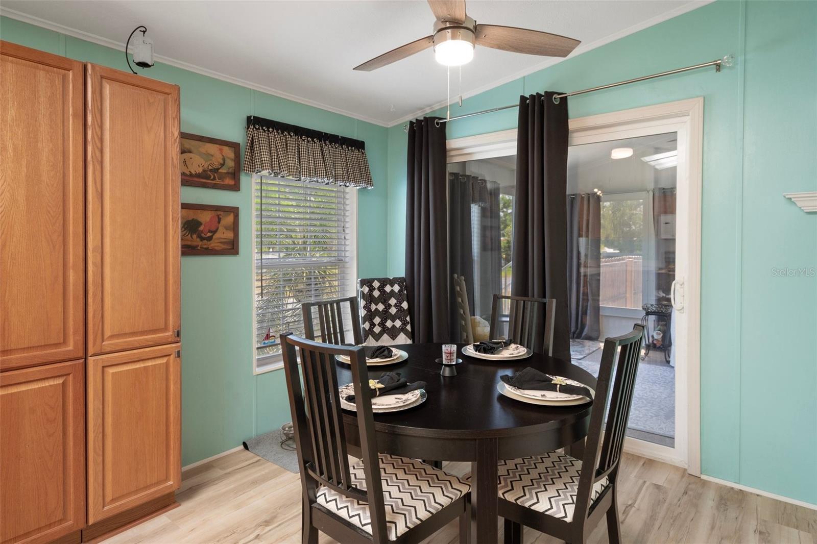 Image 22 of 56 For 20334 Woodside Street