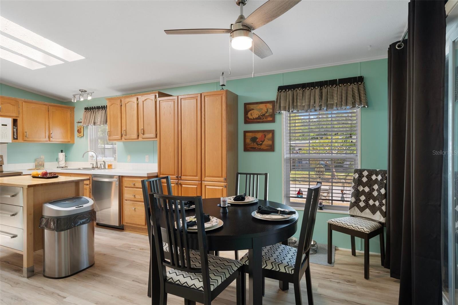 Image 23 of 56 For 20334 Woodside Street