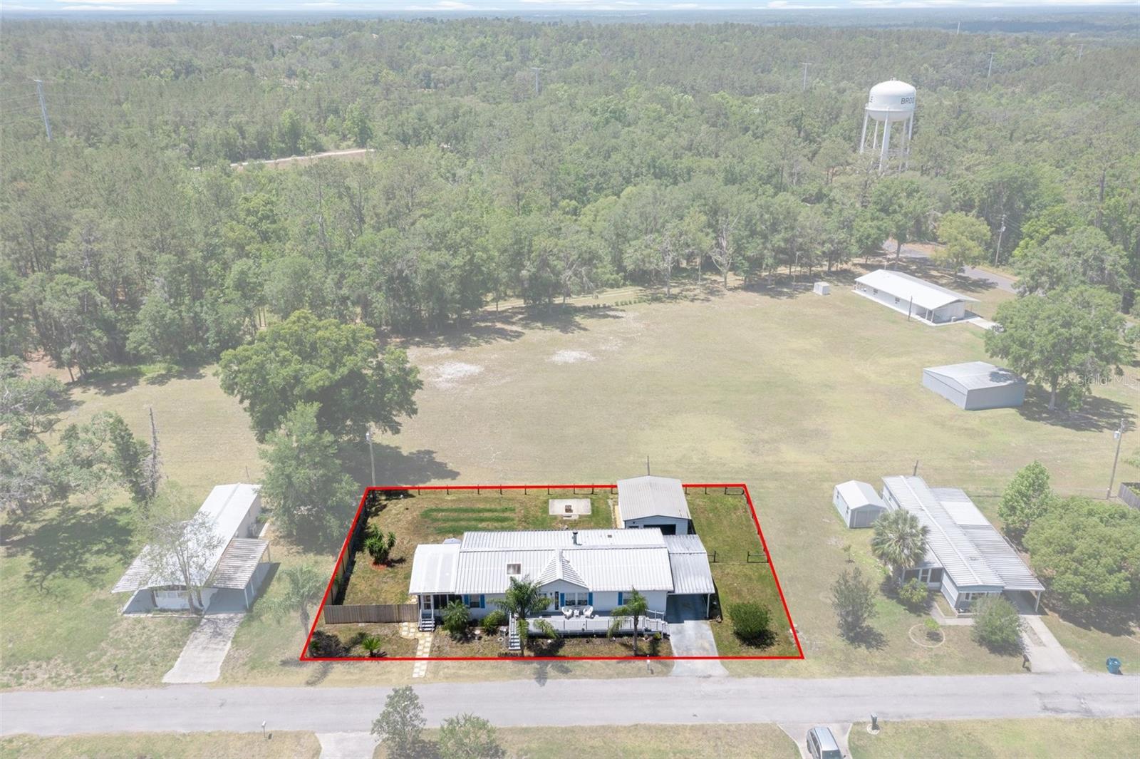 Image 9 of 56 For 20334 Woodside Street