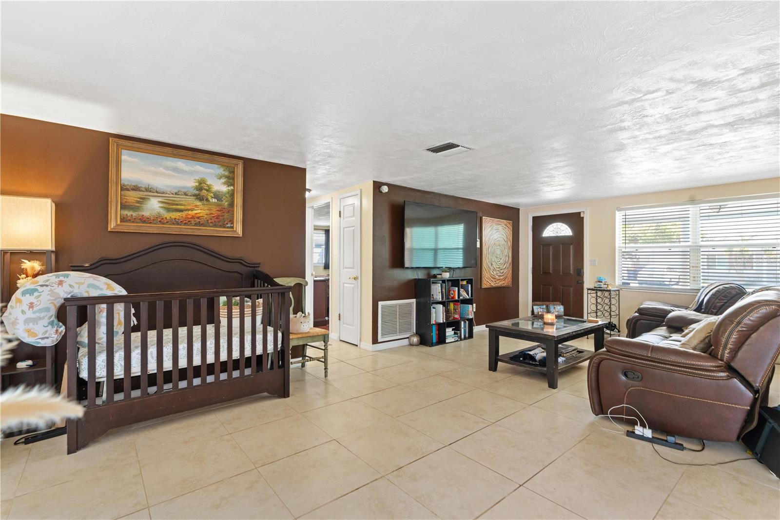 Image 4 of 29 For 3249 Eisenhower Drive