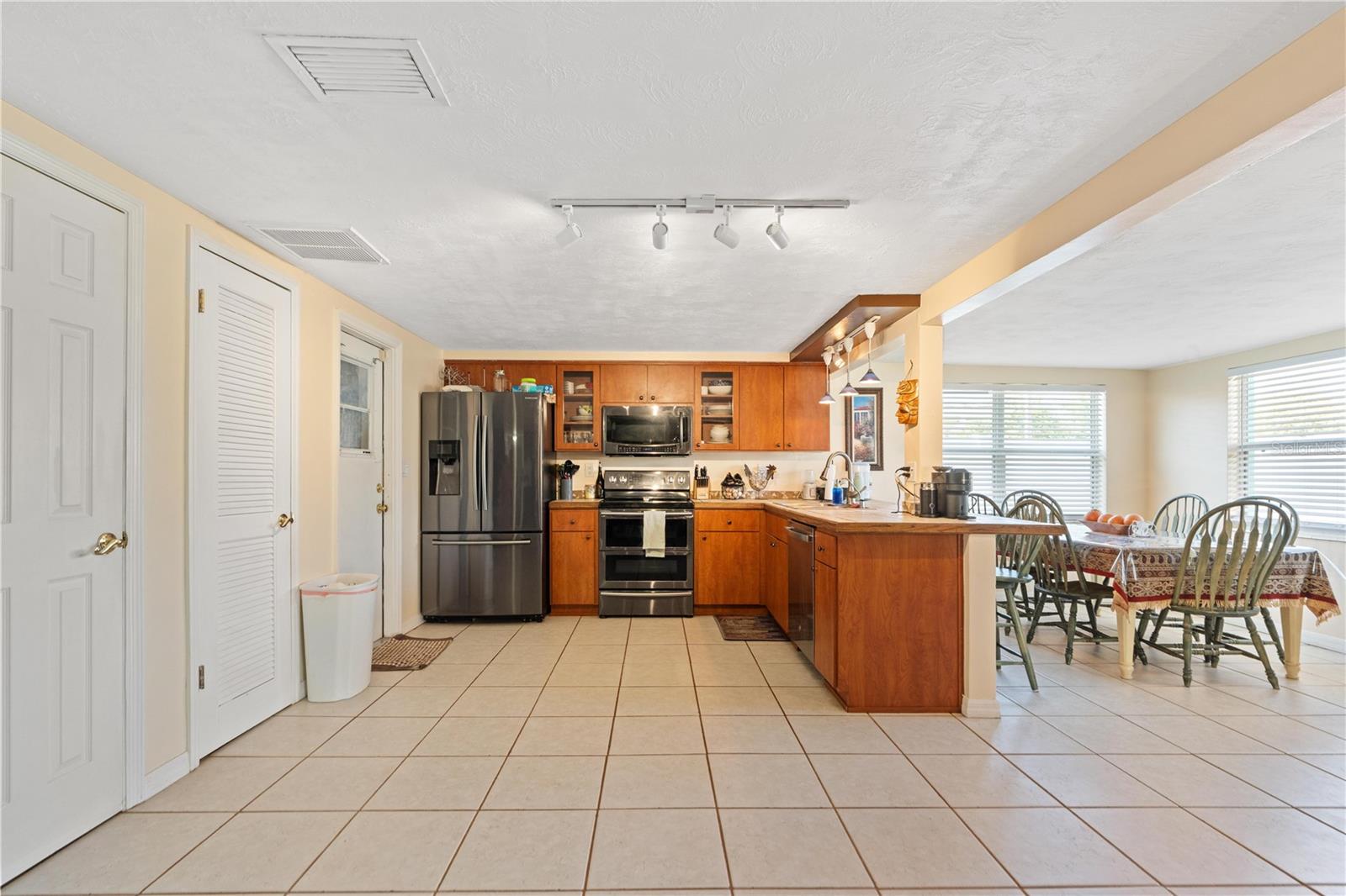 Image 6 of 29 For 3249 Eisenhower Drive