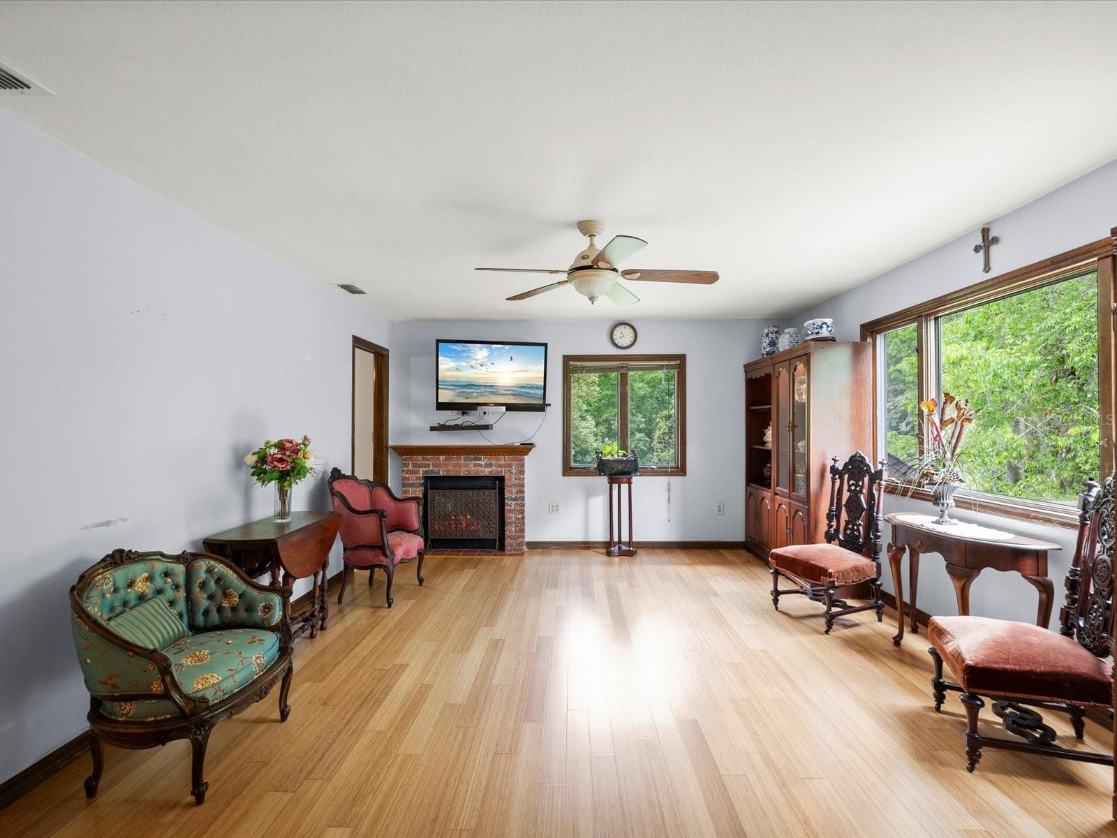 Image 36 of 77 For 10721 Skyhawk Drive