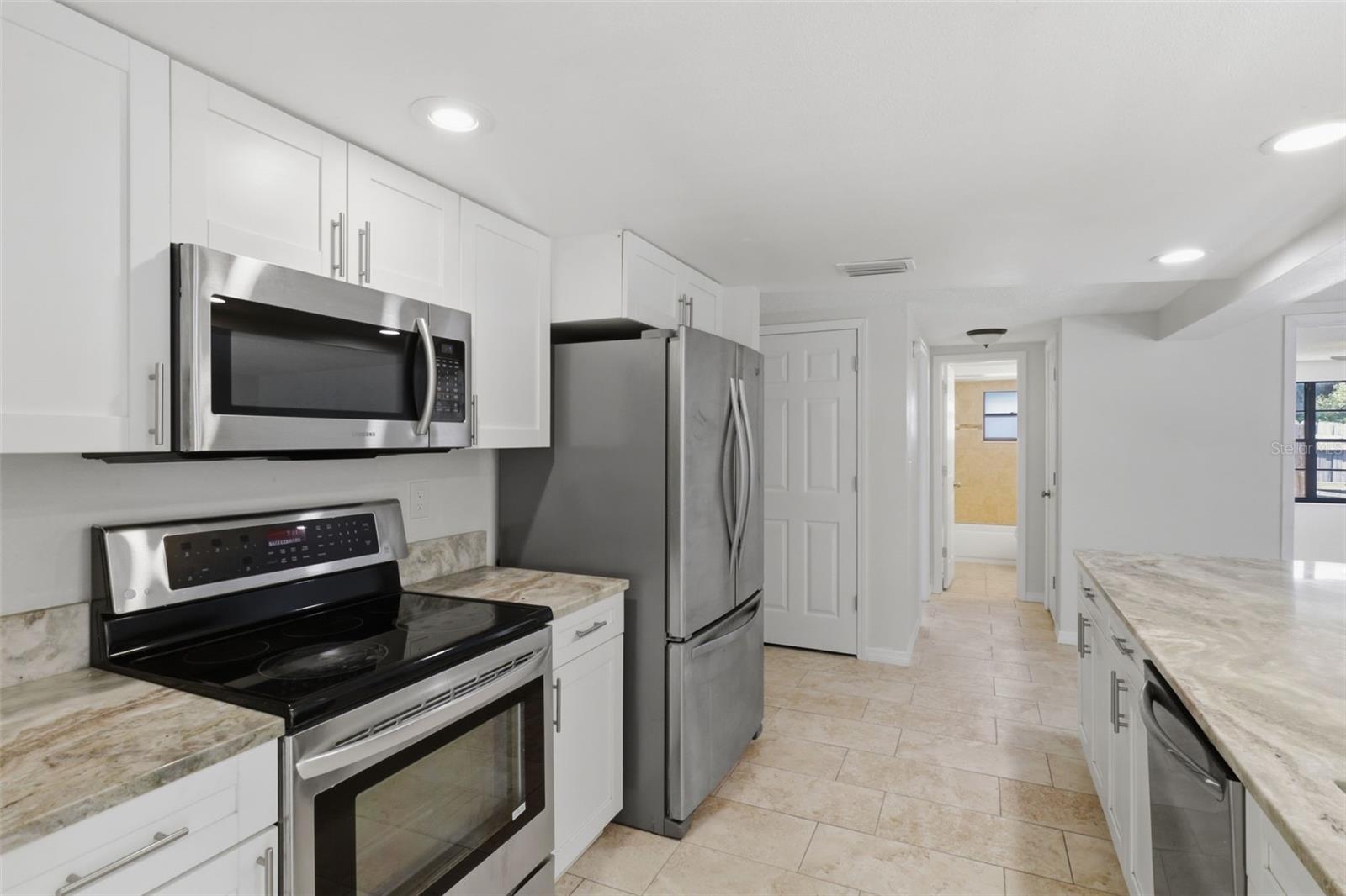 Image 12 of 25 For 12816 1st Isle