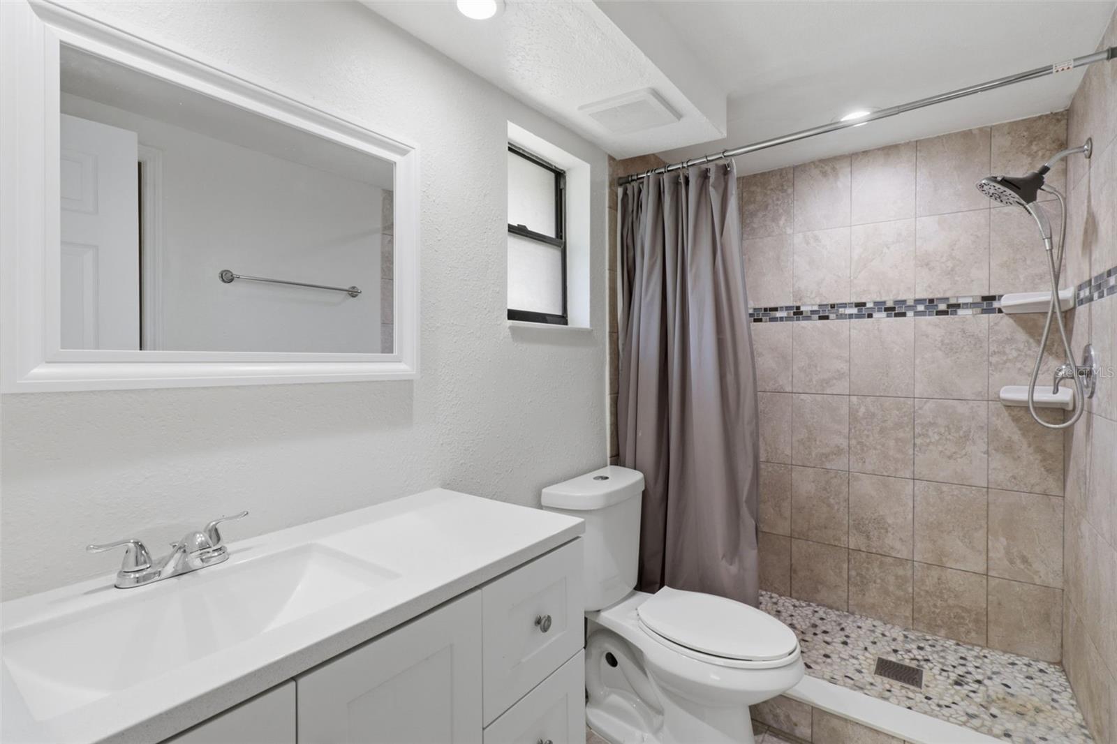 Image 13 of 25 For 12816 1st Isle