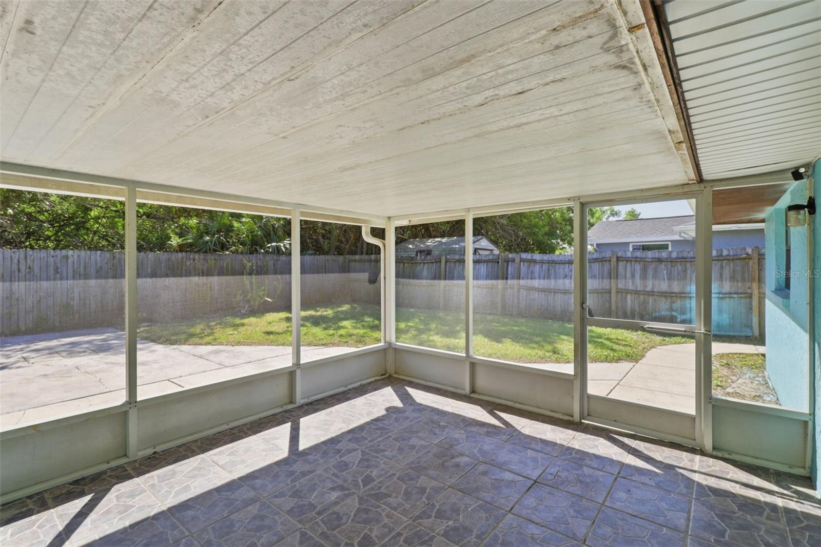 Image 22 of 25 For 12816 1st Isle