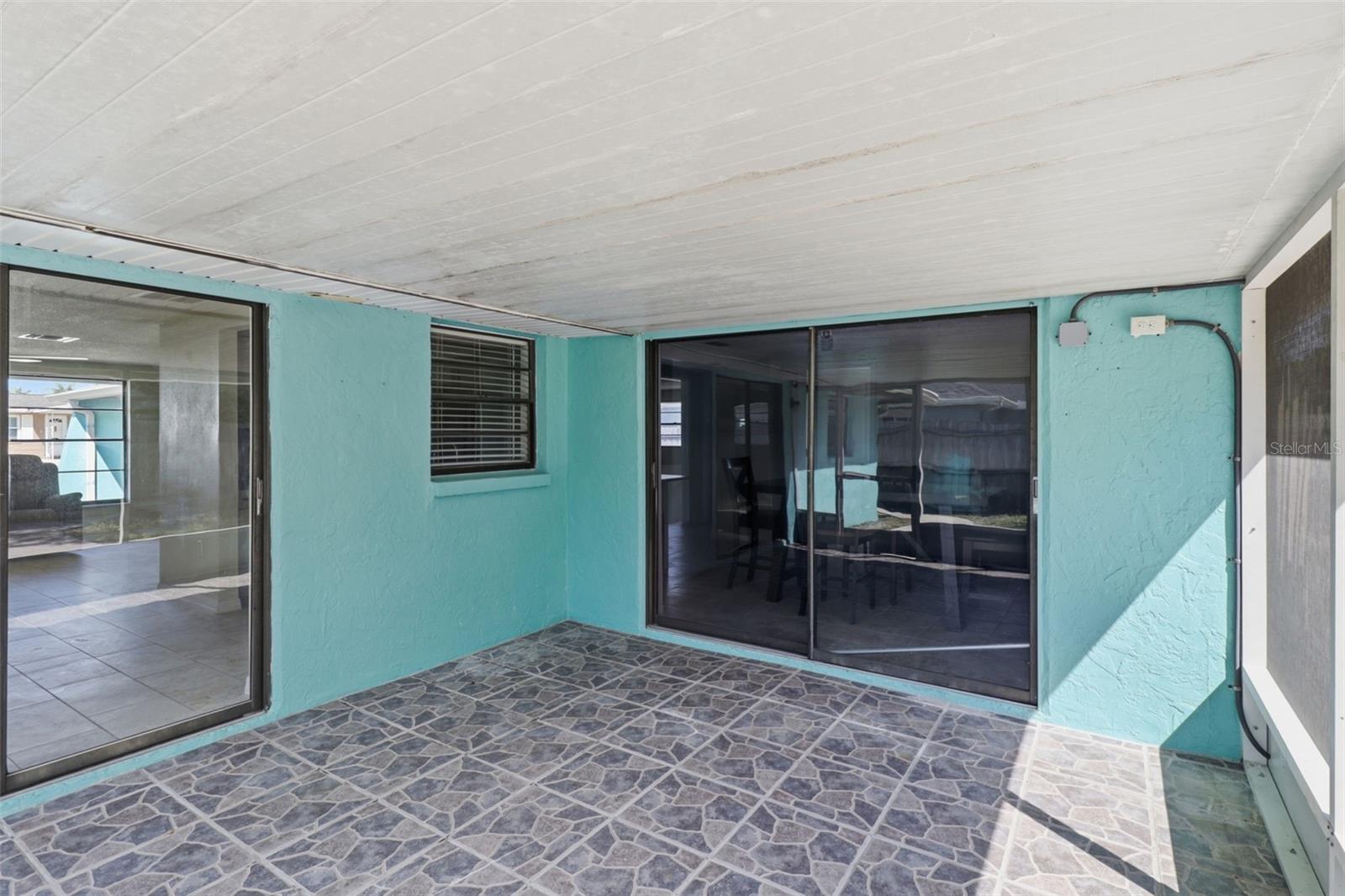 Image 23 of 25 For 12816 1st Isle