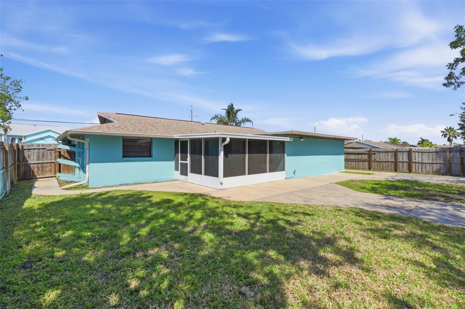 Image 24 of 25 For 12816 1st Isle